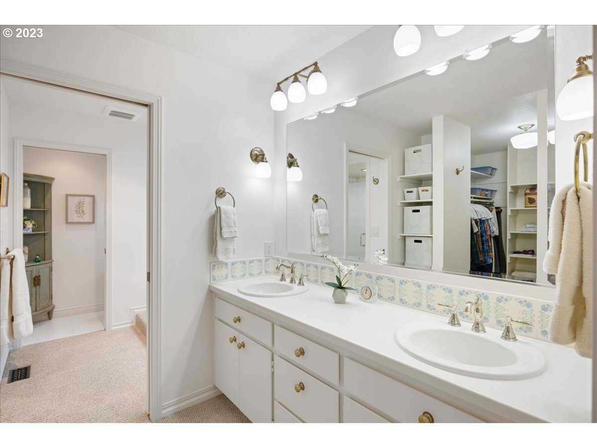22301 Southwest Stafford Road Tualatin, OR 97062 - Photo 22 of 41 Gallery Image 22