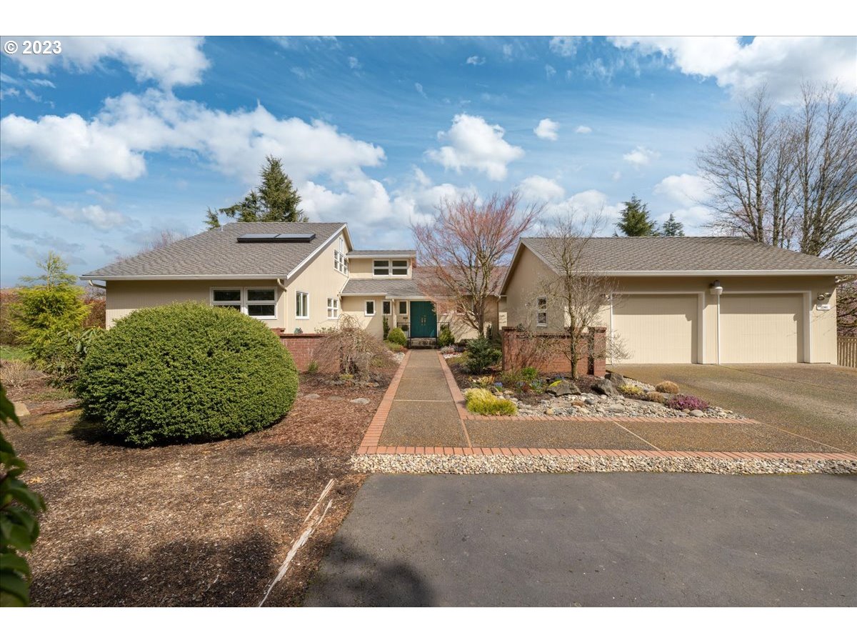 22301 Southwest Stafford Road Tualatin, OR 97062 - Photo 3 of 41 Gallery Image 3
