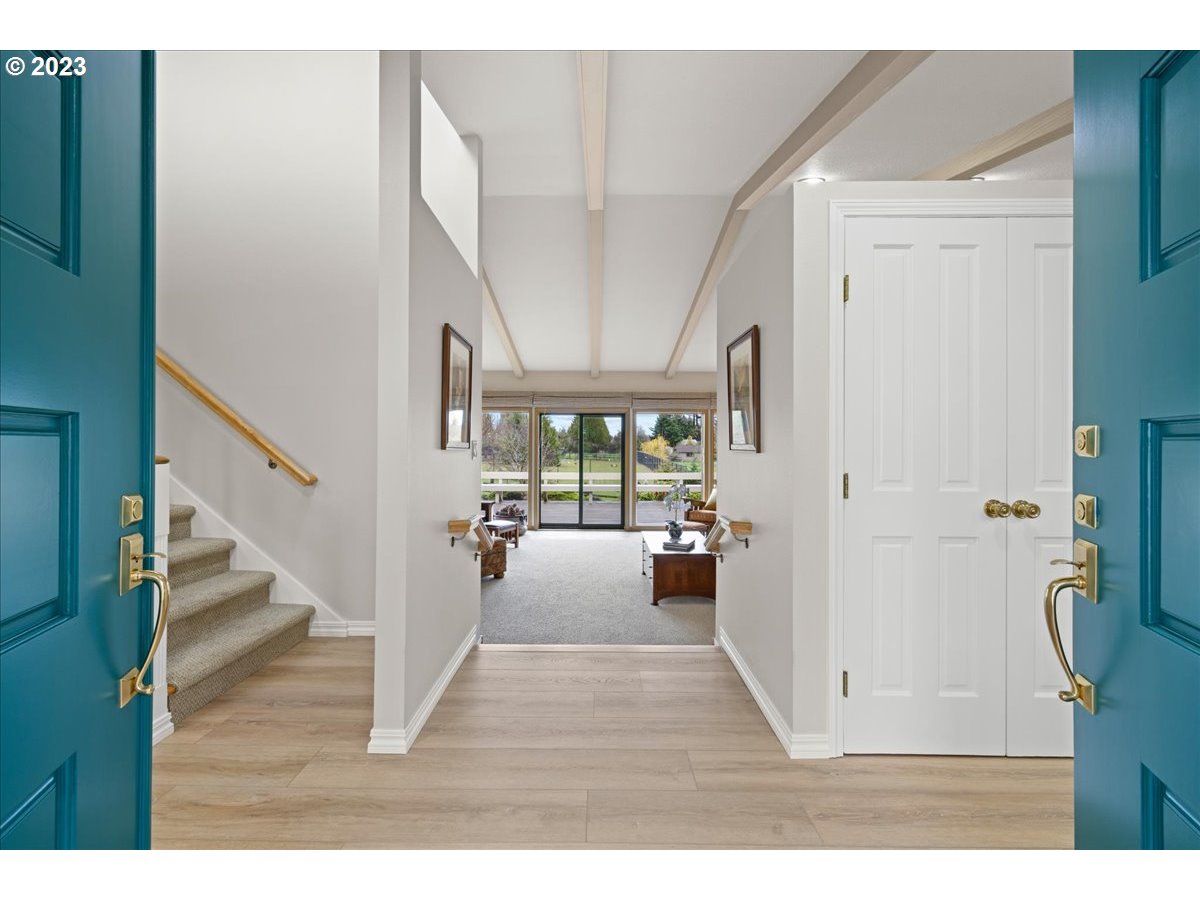 22301 Southwest Stafford Road Tualatin, OR 97062 - Photo 7 of 41 Gallery Image 7