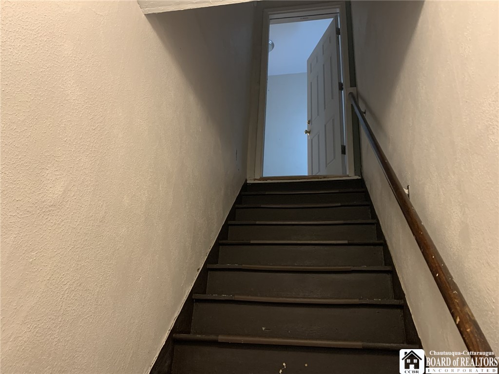 121 William Street Jamestown, NY 14701 - Photo 13 of 24 entrance to upper apt