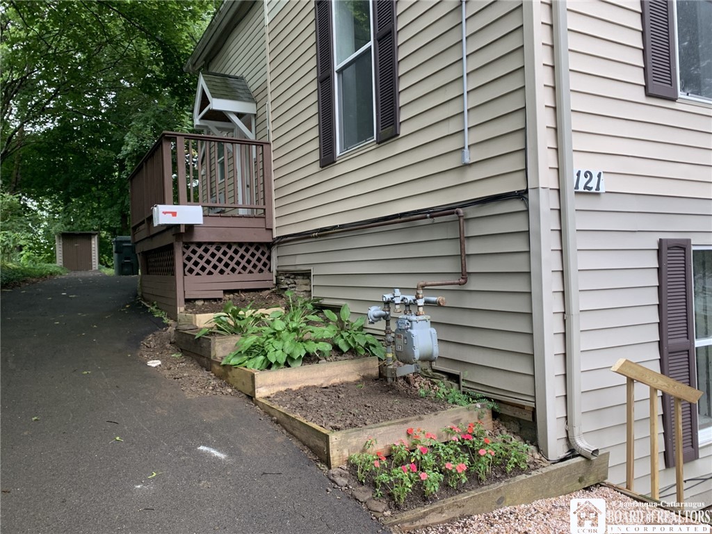 121 William Street Jamestown, NY 14701 - Photo 3 of 24