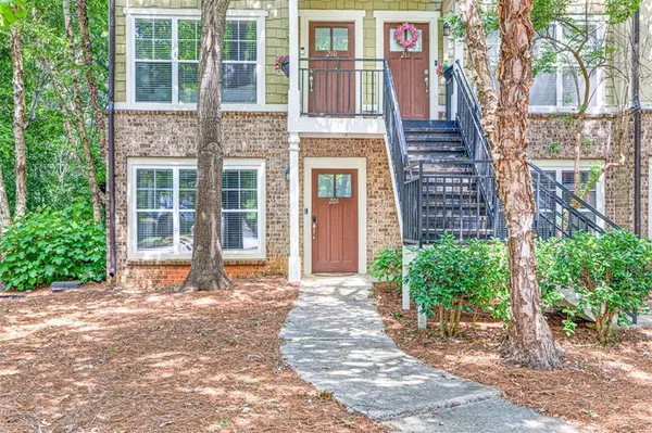 $265,000 | 490 South Barnett Shoals Road, Unit 201, Athens, GA 30605