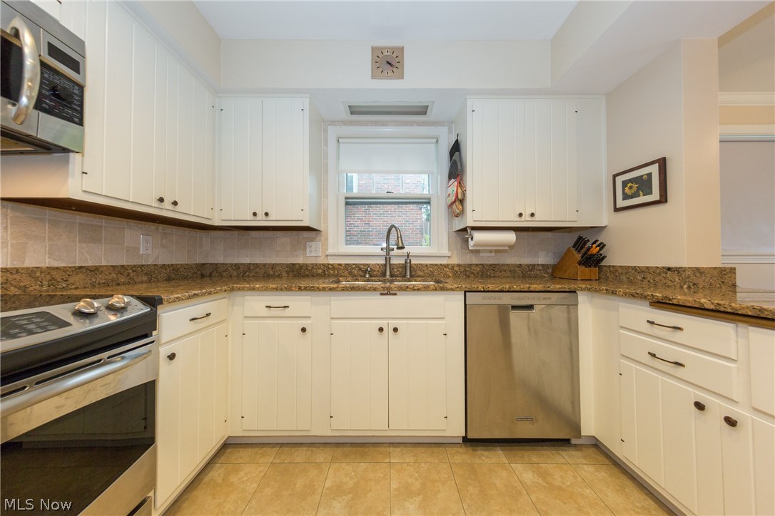 17001 Fernway Road Cleveland, OH 44120 - Photo 11 of 35 Gallery Image 11