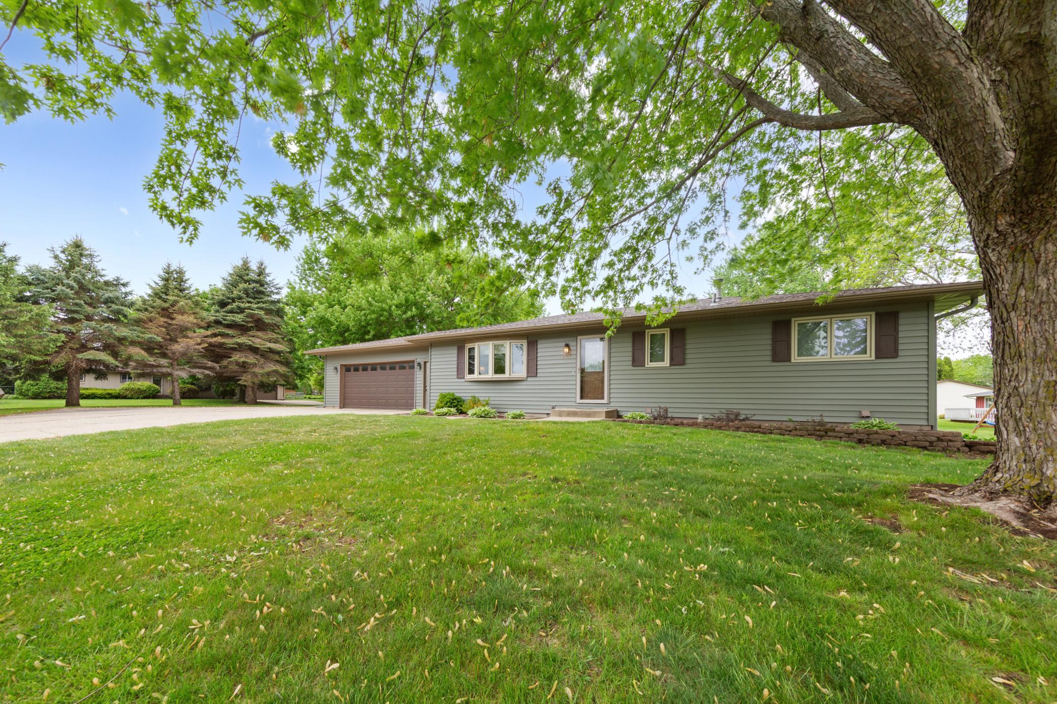 1724 Prairie Avenue Southwest Faribault, MN 55021 - Photo 2 of 34