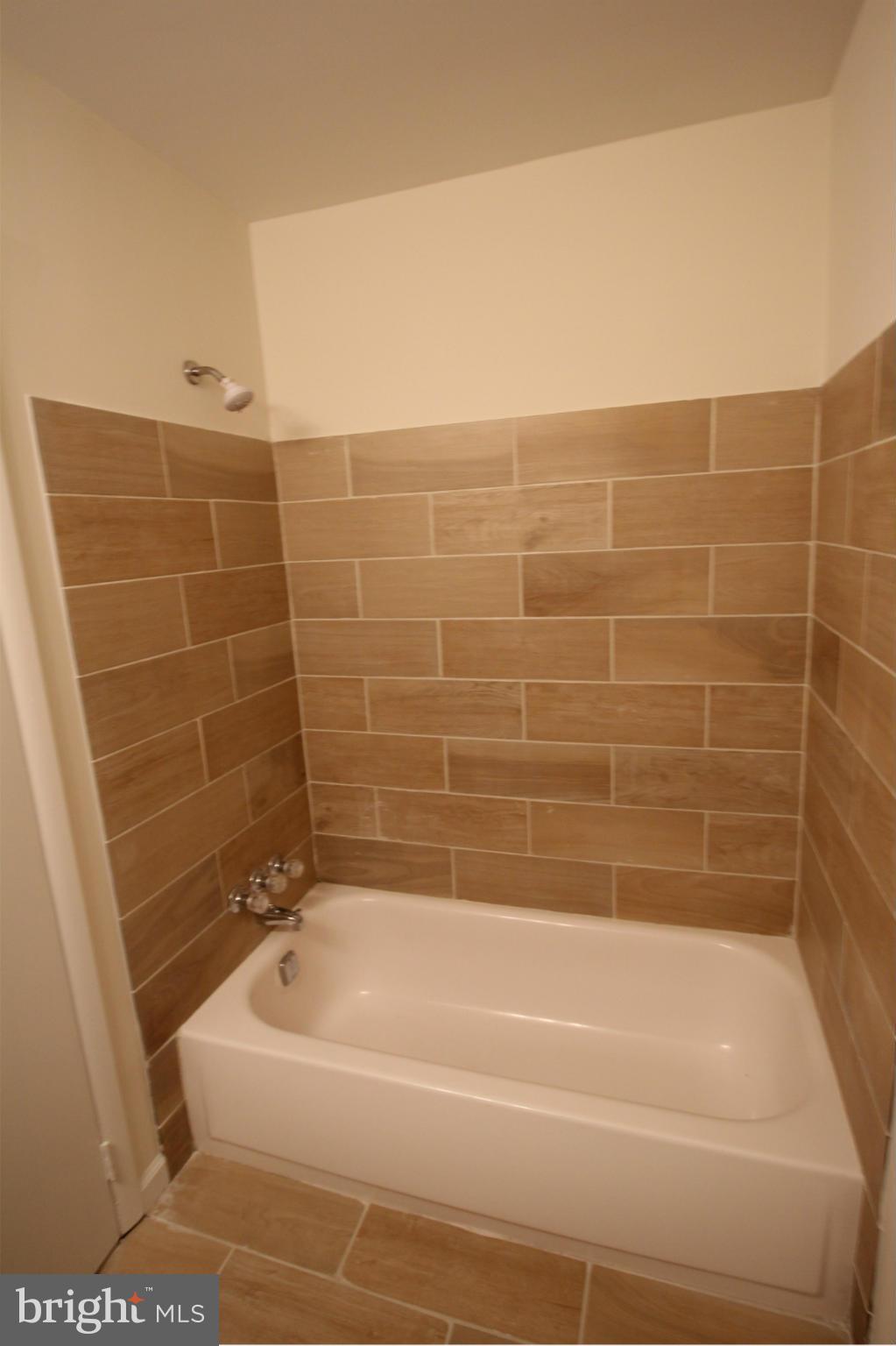 6841 Supreme Court Springfield, VA 22150 - Photo 11 of 26 Bath