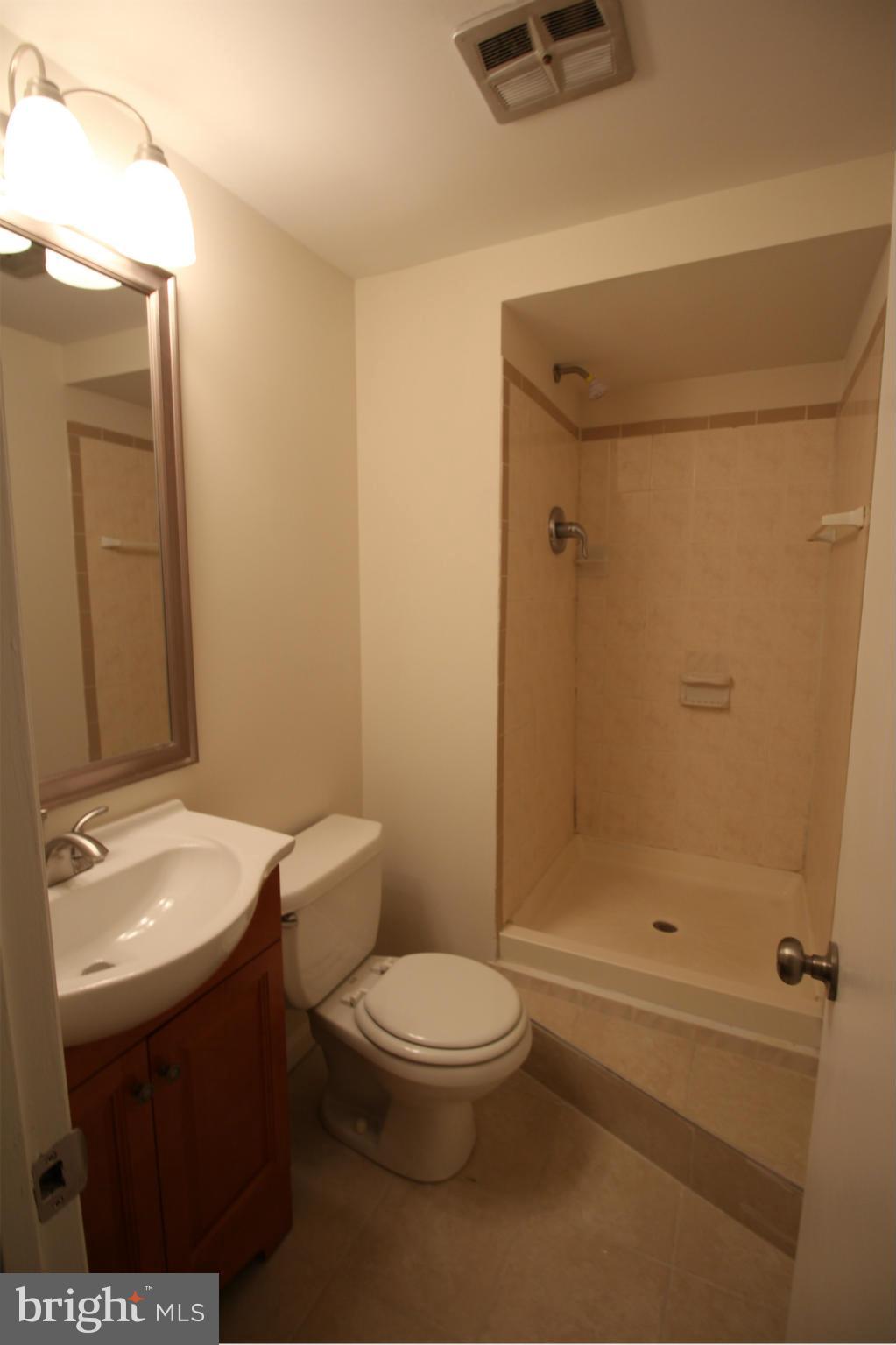 6841 Supreme Court Springfield, VA 22150 - Photo 17 of 26 Bath