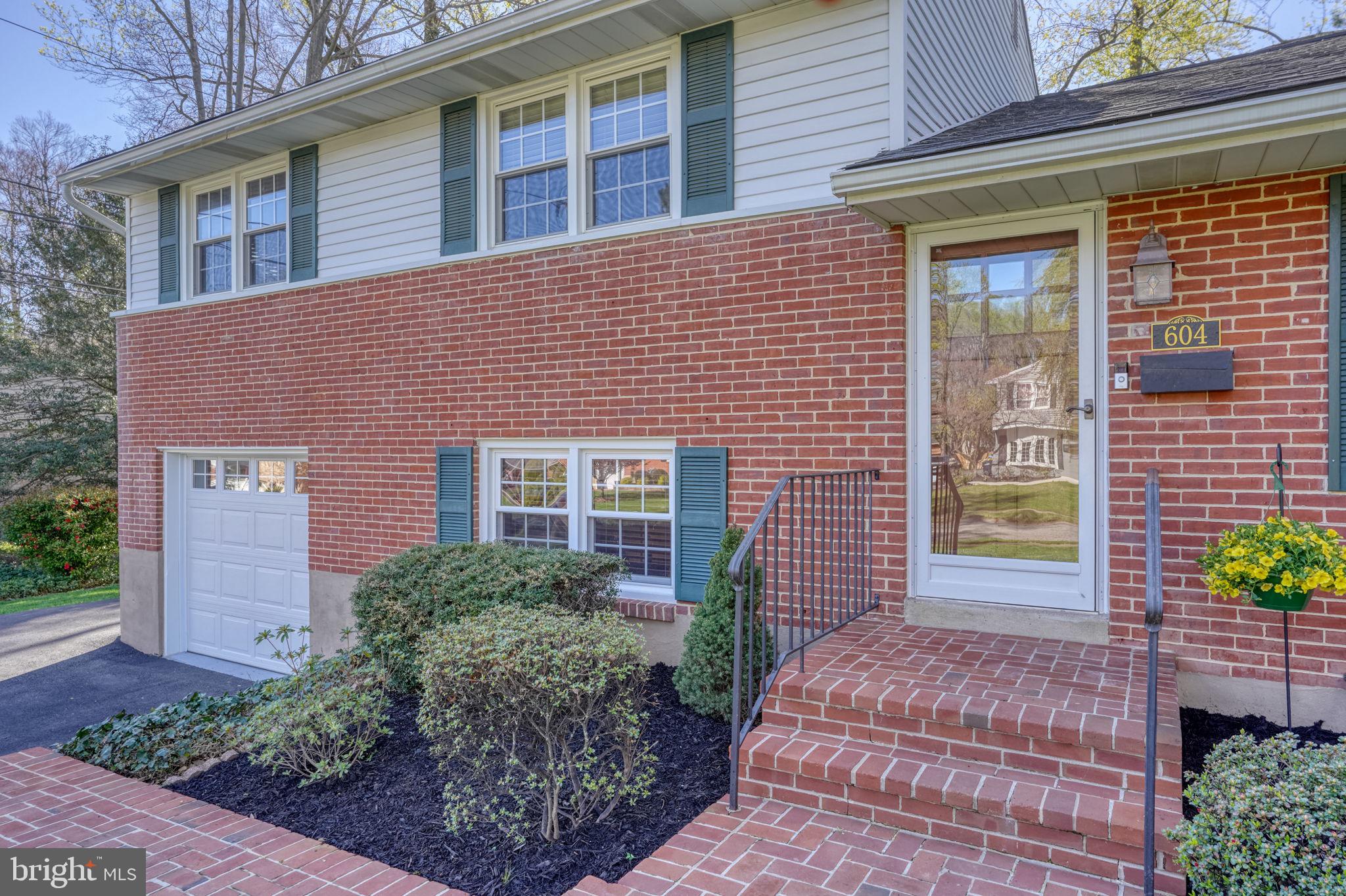 604 Ivydale Road Wilmington, DE 19803 - Photo 3 of 35 Brick facade with inviting entry.