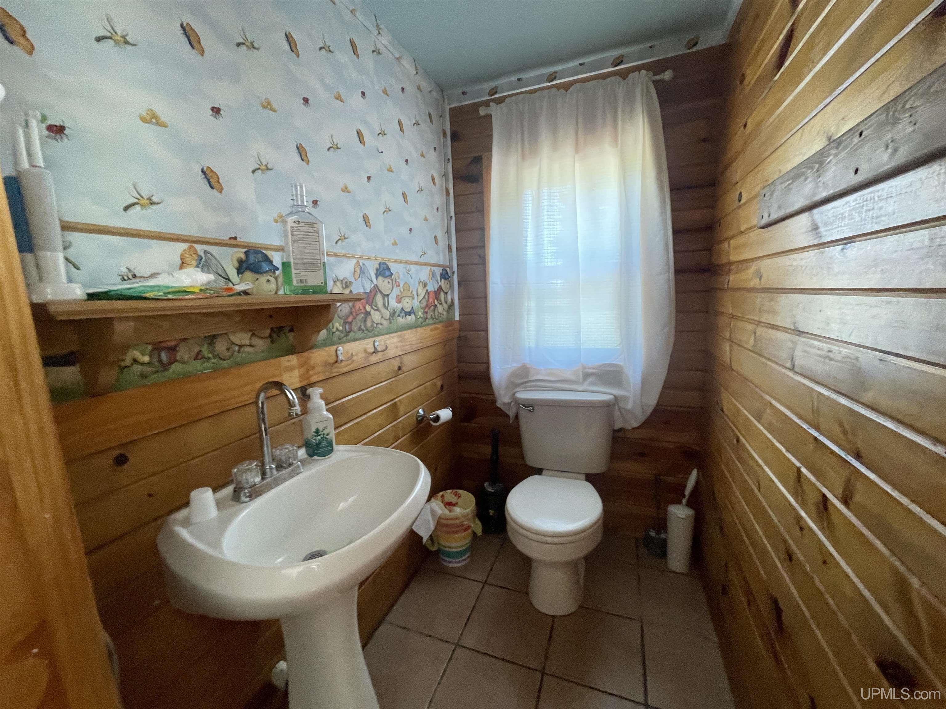 1025 Bayshore Road, Unit 2 L'Anse, MI 49946 - Photo 9 of 24
