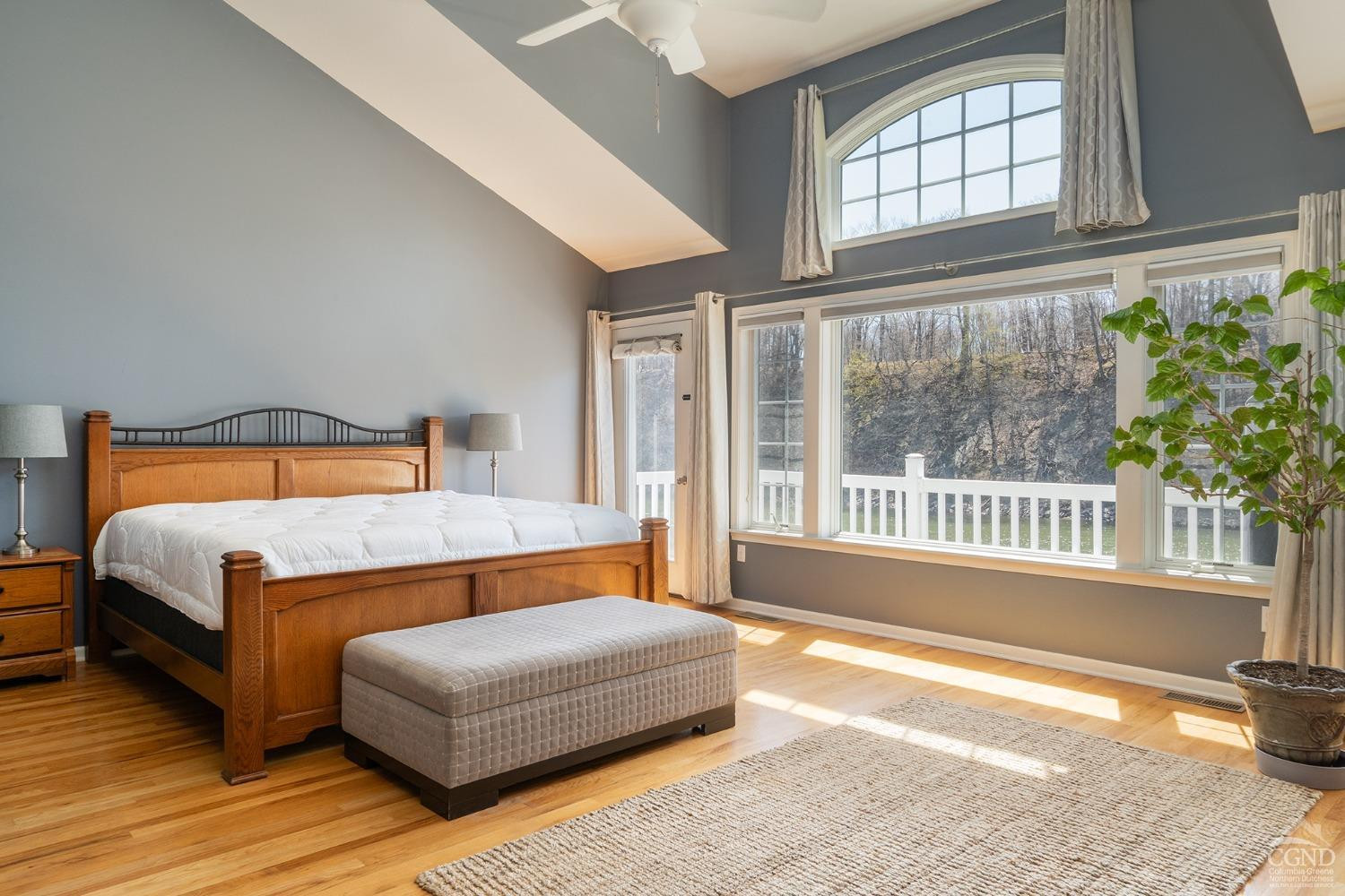 19 Marina Drive Catskill, NY 12414 - Photo 4 of 10 a bedroom with a large bed and a window