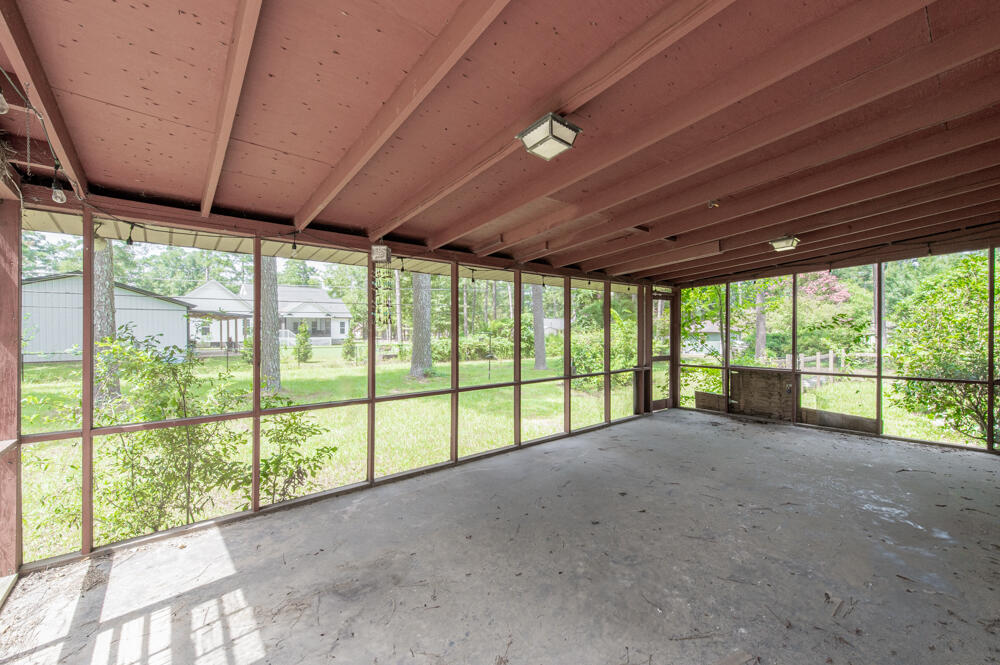 1433 Pine Log Road Aiken, SC 29803 - Photo 3 of 17 Screened in Porch!