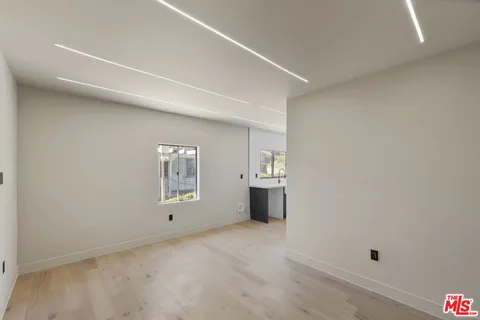 $449,000 | 921 North Benton Way, Los Angeles, CA 90026