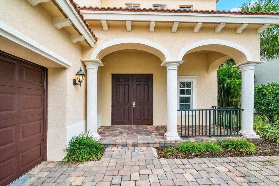 107 Chub Cay Way Jupiter, FL 33458 - Photo 3 of 15 FRONT ENTRANCE