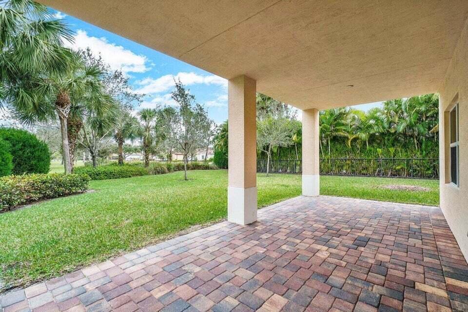 107 Chub Cay Way Jupiter, FL 33458 - Photo 4 of 15 BACK PATIO