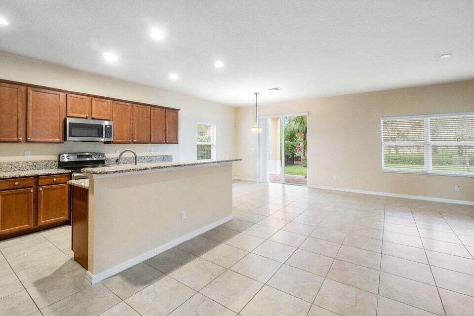 107 Chub Cay Way Jupiter, FL 33458 - Photo 6 of 15 KITCHEN 2