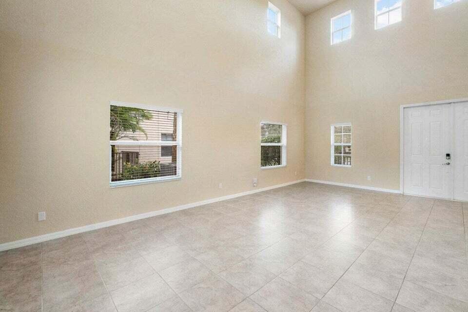 107 Chub Cay Way Jupiter, FL 33458 - Photo 7 of 15 LIVING ROOM