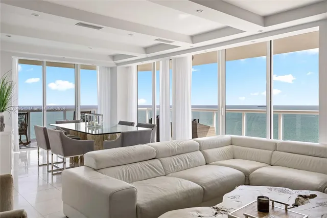 $13,000 | 6365 Collins Avenue, Unit 3803, Miami Beach, FL 33141