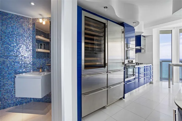 $13,000 | 6365 Collins Avenue, Unit 3803, Miami Beach, FL 33141