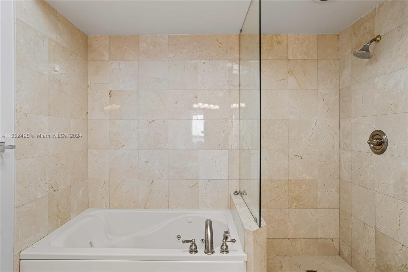 6365 Collins Avenue, Unit 3803 Miami Beach, FL 33141 - Photo 25 of 57