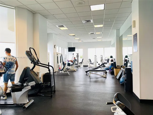 $13,000 | 6365 Collins Avenue, Unit 3803, Miami Beach, FL 33141