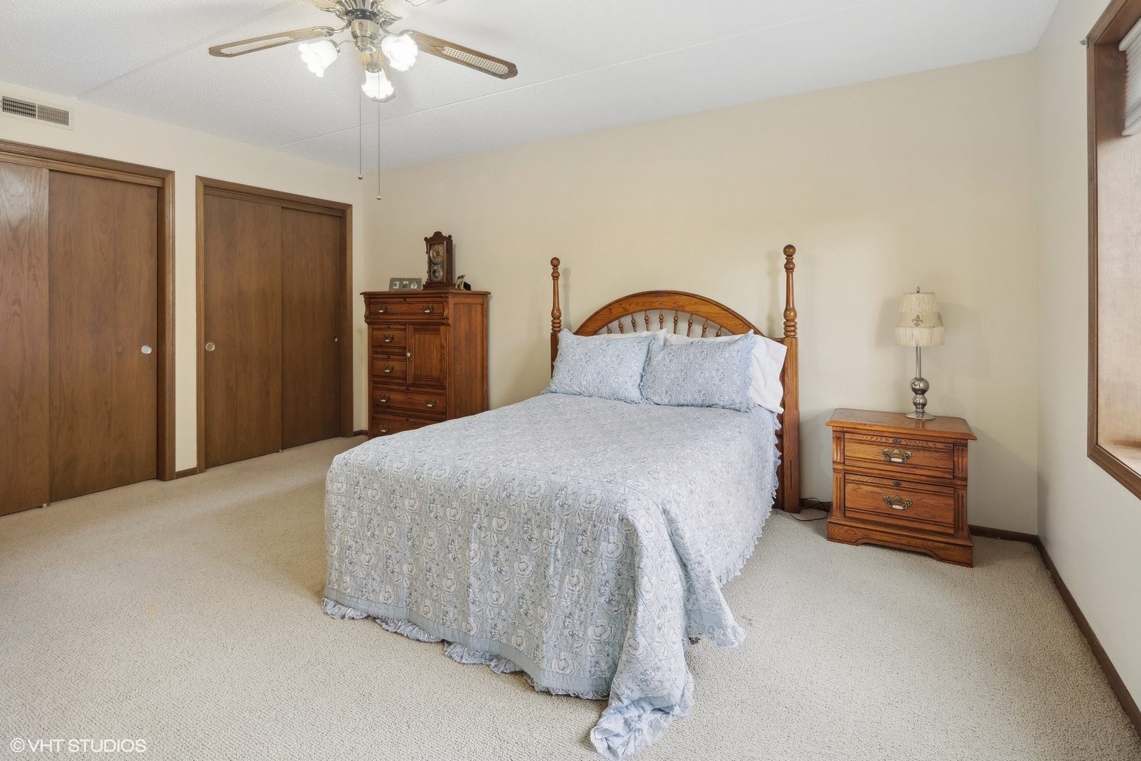 5255 North Riversedge Terrace, Unit 405 Chicago, IL 60630 - Photo 7 of 12 Gallery Image 7