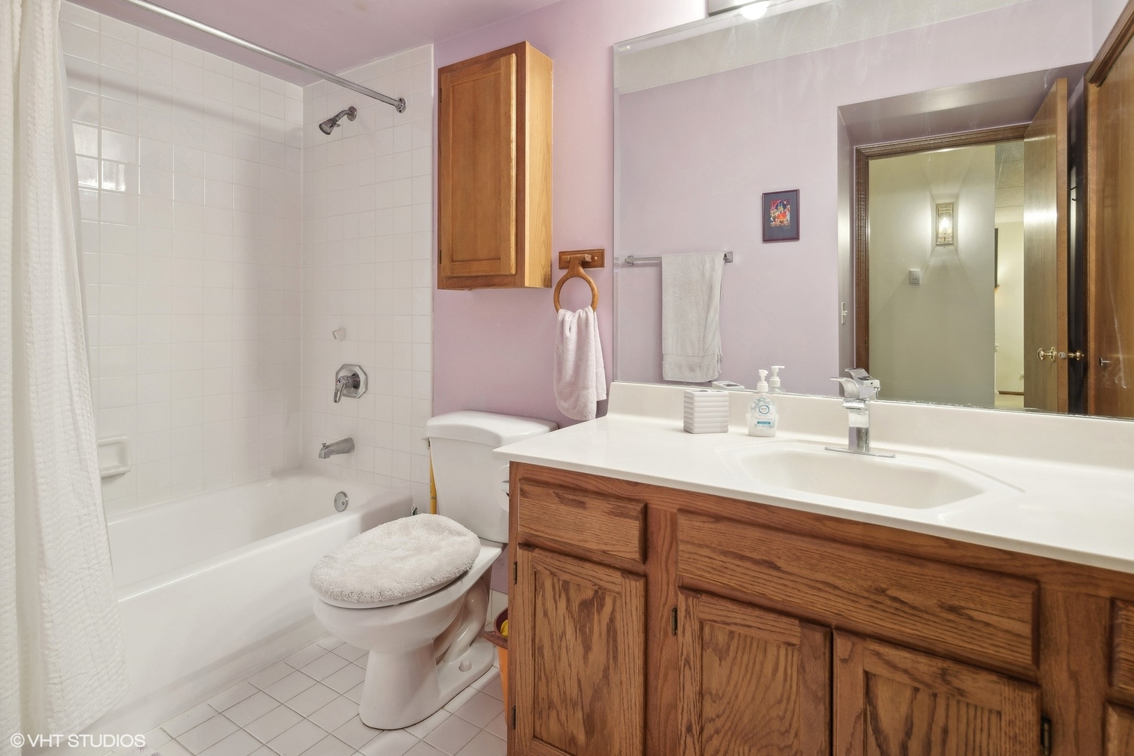 5255 North Riversedge Terrace, Unit 405 Chicago, IL 60630 - Photo 9 of 12 Gallery Image 9