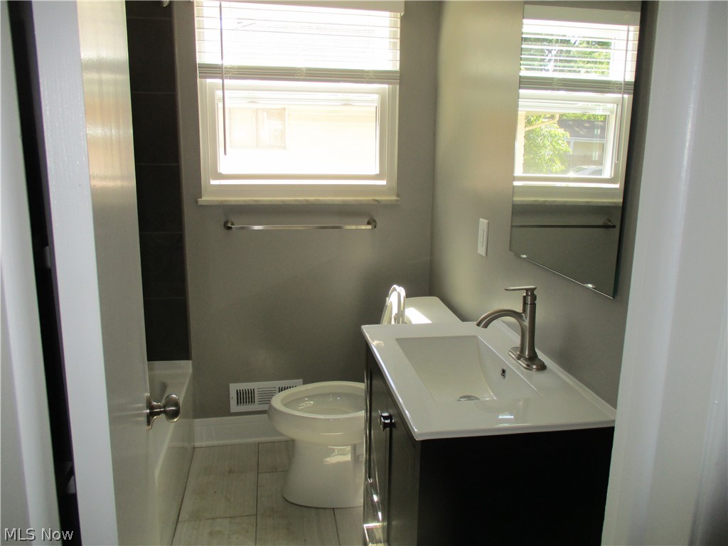 3017 Snow Road Parma, OH 44134 - Photo 15 of 23