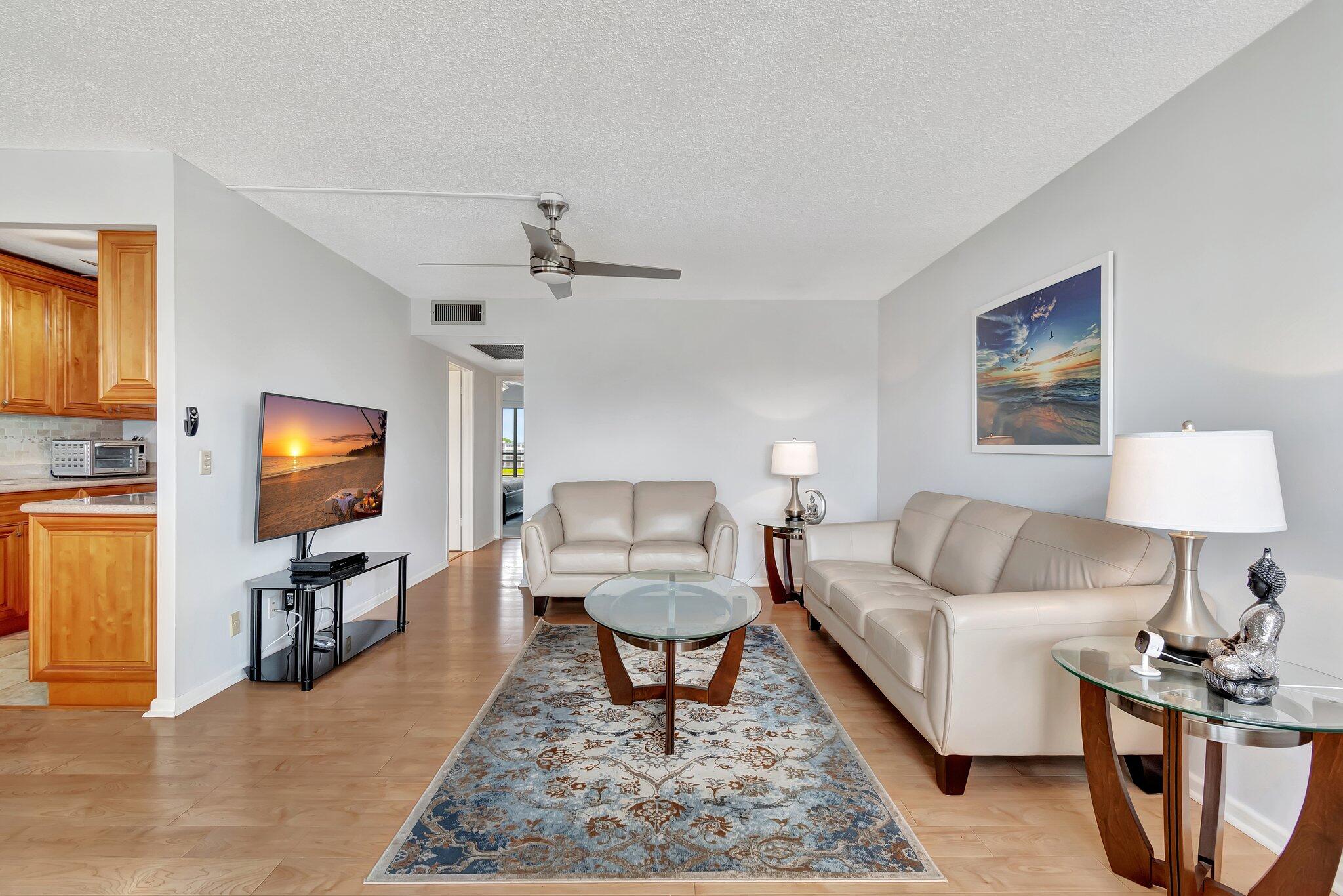 4018 Cornwall Drive Boca Raton, FL 33434 - Photo 6 of 84 20-web-or-mls-DSC_2972