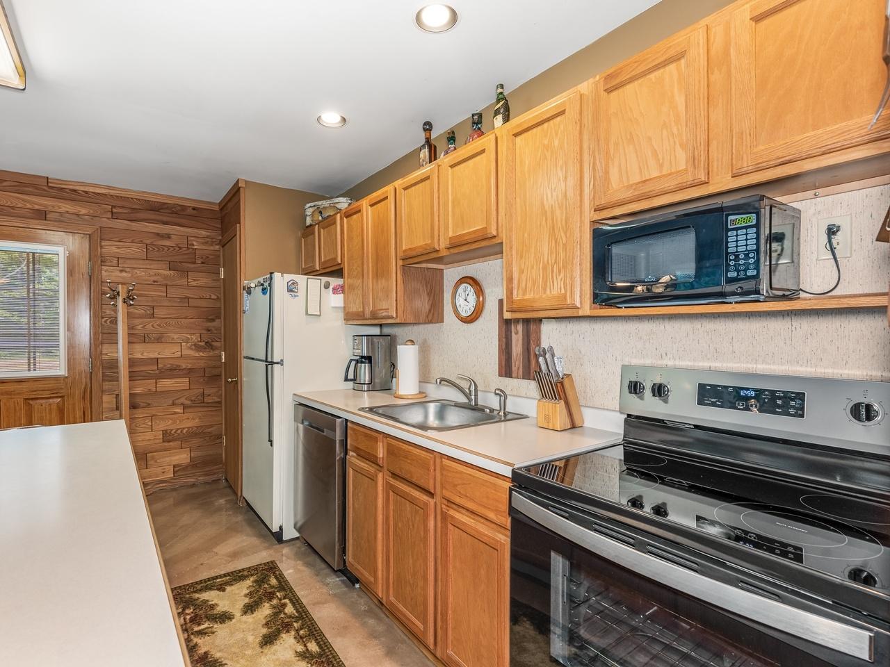 13750 Powell Road Manitowish Waters, WI 54545 - Photo 10 of 34 Gallery Image 10