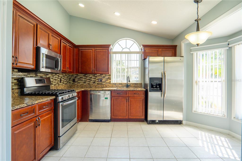 136 Seneca Point Trail Kissimmee, FL 34746 - Photo 4 of 40