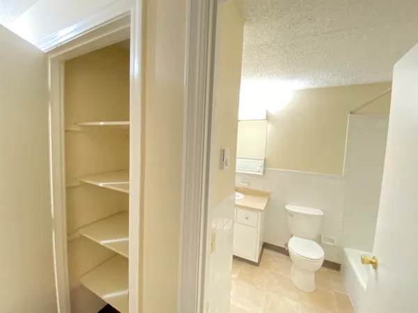 $1,920 | 29 Capron Road, Unit 79, Milford, NH 03055