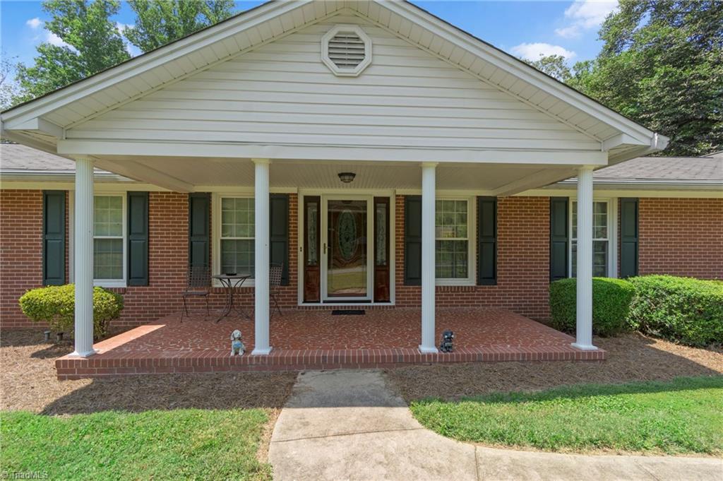 1650 Bright Leaf Road Pfafftown, NC 27040 - Photo 2 of 26 Gallery Image 2