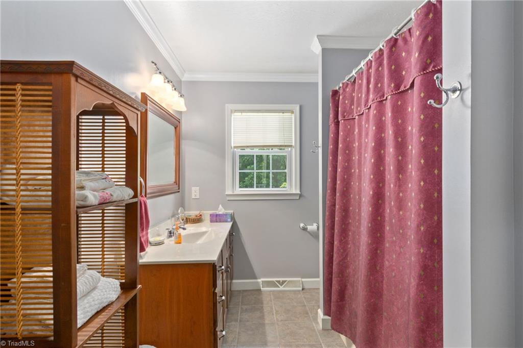 1650 Bright Leaf Road Pfafftown, NC 27040 - Photo 13 of 26 Gallery Image 13