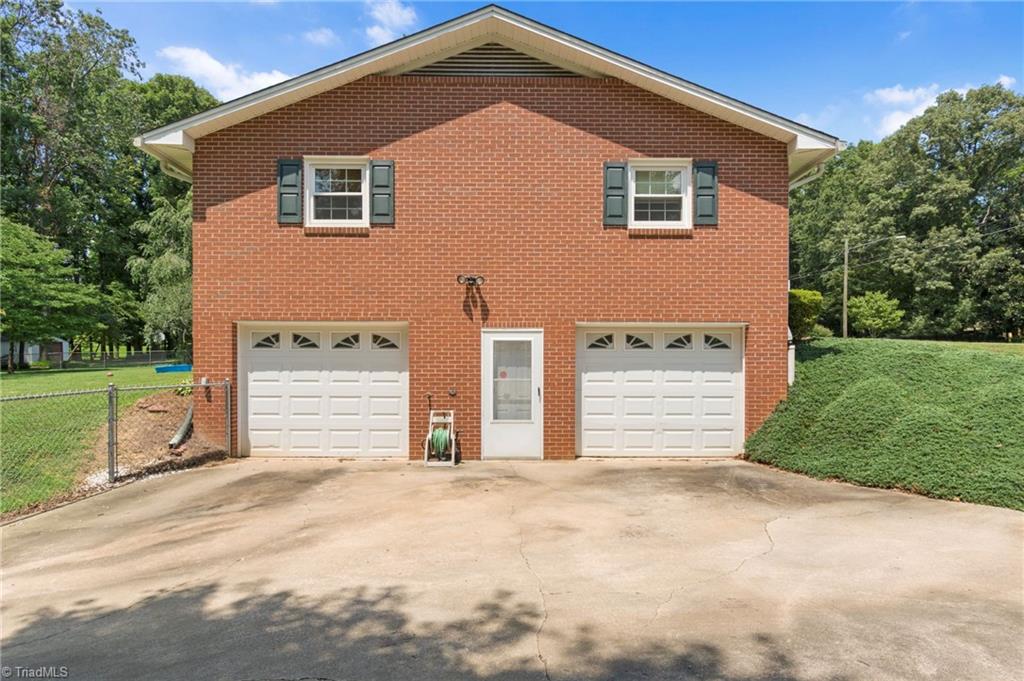 1650 Bright Leaf Road Pfafftown, NC 27040 - Photo 22 of 26 Gallery Image 22