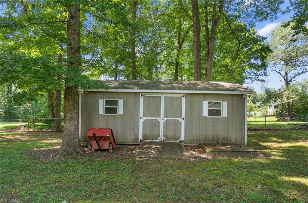 1650 Bright Leaf Road Pfafftown, NC 27040 - Photo 25 of 26 Gallery Image 25