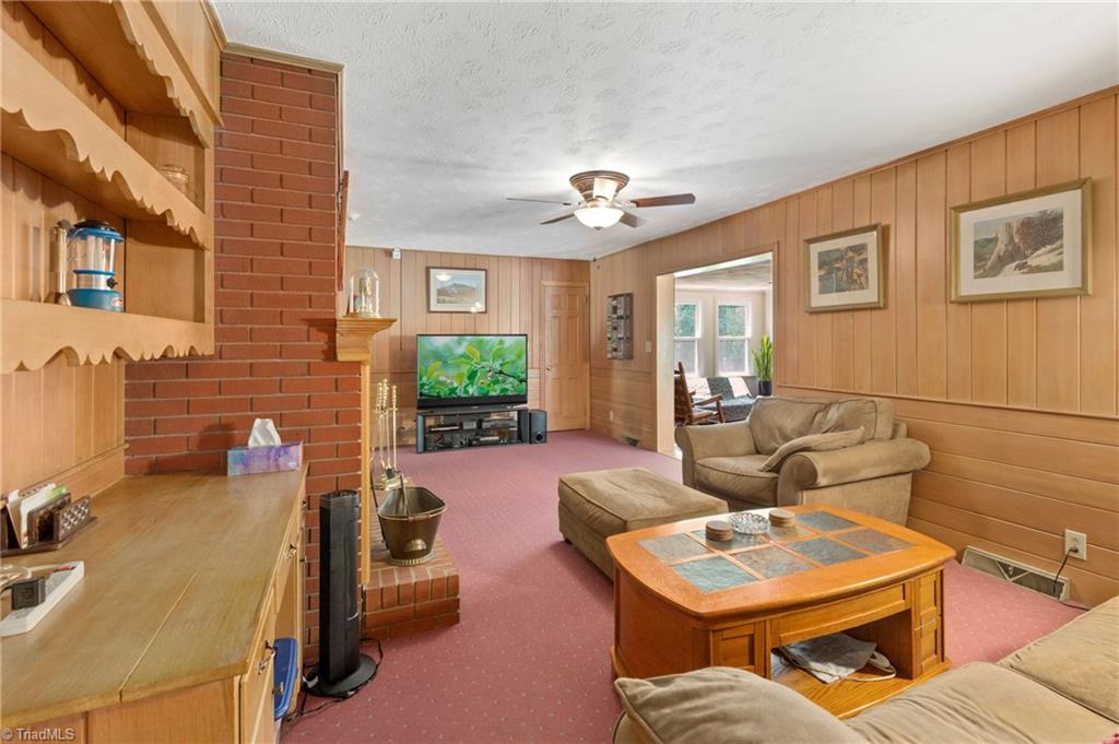1650 Bright Leaf Road Pfafftown, NC 27040 - Photo 4 of 26 Gallery Image 4