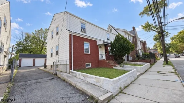 $2,150 | 98-100 Mt Vernon Place, Unit 1, Newark, NJ 07106