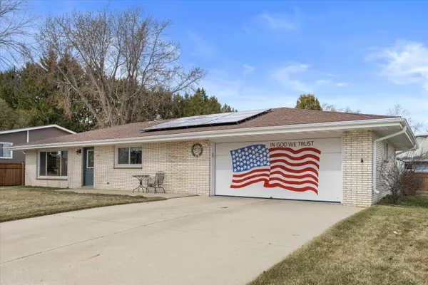 $319,900 | 206 Fredonia Avenue, Fredonia, WI 53021