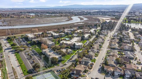 $638,000 | 1171 Compass Lane, Unit 201, Foster City, CA 94404