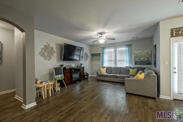 $304,900 | 11383 Legacy Oaks Lane, Gonzales, LA 70737