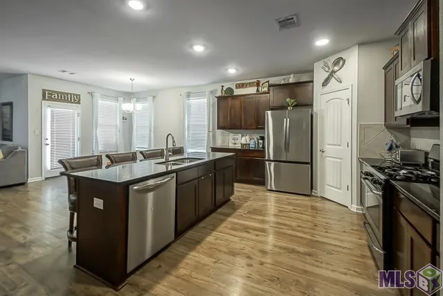 $304,900 | 11383 Legacy Oaks Lane, Gonzales, LA 70737