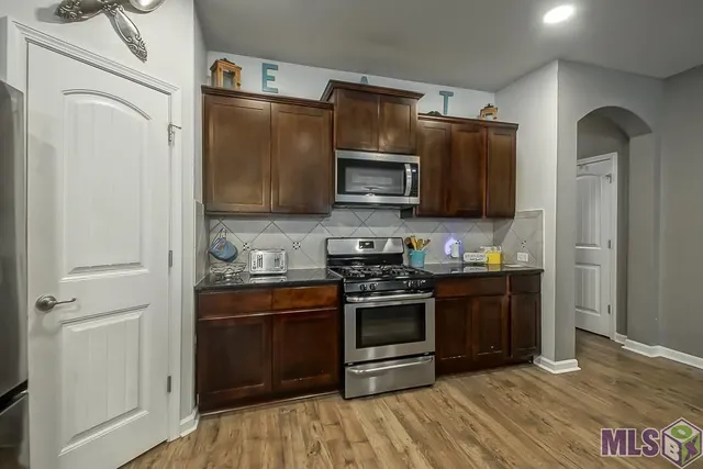 $304,900 | 11383 Legacy Oaks Lane, Gonzales, LA 70737