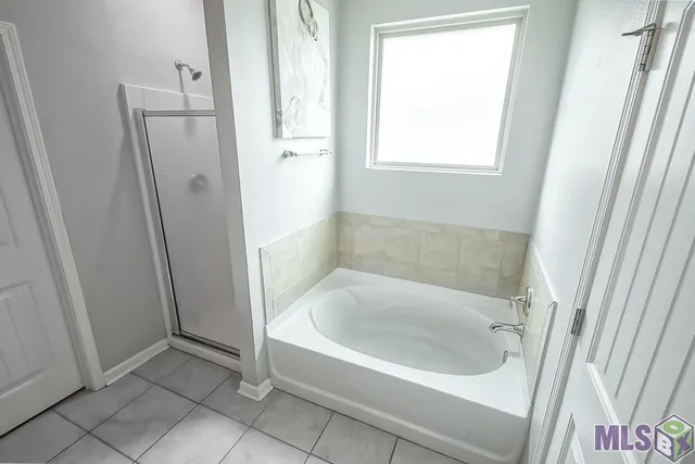 $304,900 | 11383 Legacy Oaks Lane, Gonzales, LA 70737