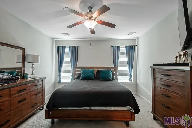 $304,900 | 11383 Legacy Oaks Lane, Gonzales, LA 70737