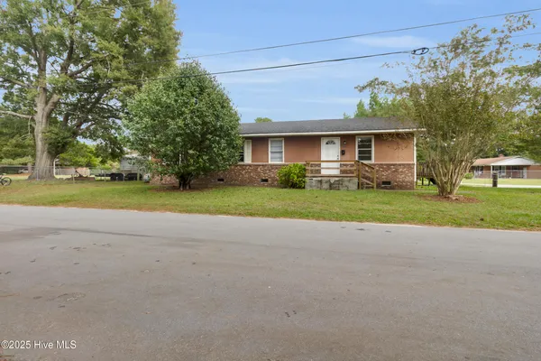 $1,500 | 1800 Carver Street, New Bern, NC 28560