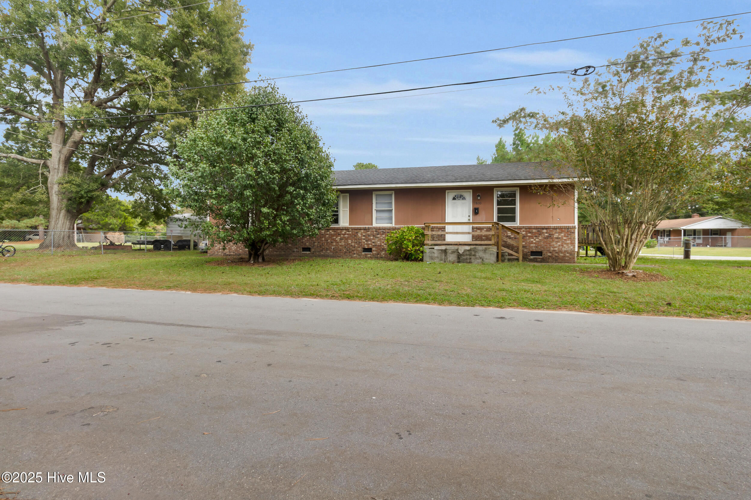 1800 Carver Street New Bern, NC 28560 - Photo 1 of 15 Front