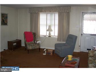 7115 Rutland Street Philadelphia, PA 19149 - Photo 2 of 9 Living Room