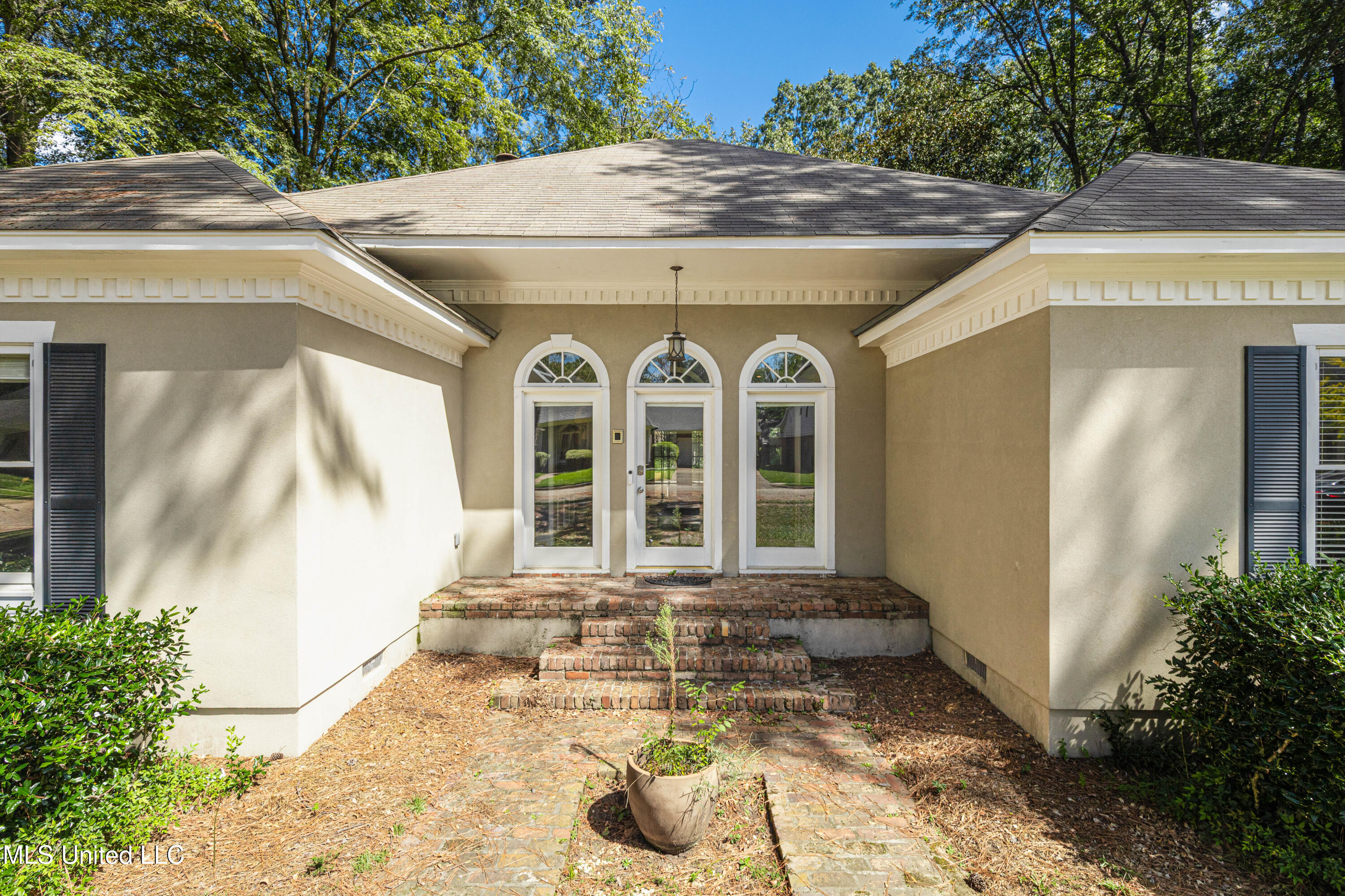1046 Newland Street Jackson, MS 39211 - Photo 4 of 45 IMG_6098-Edit