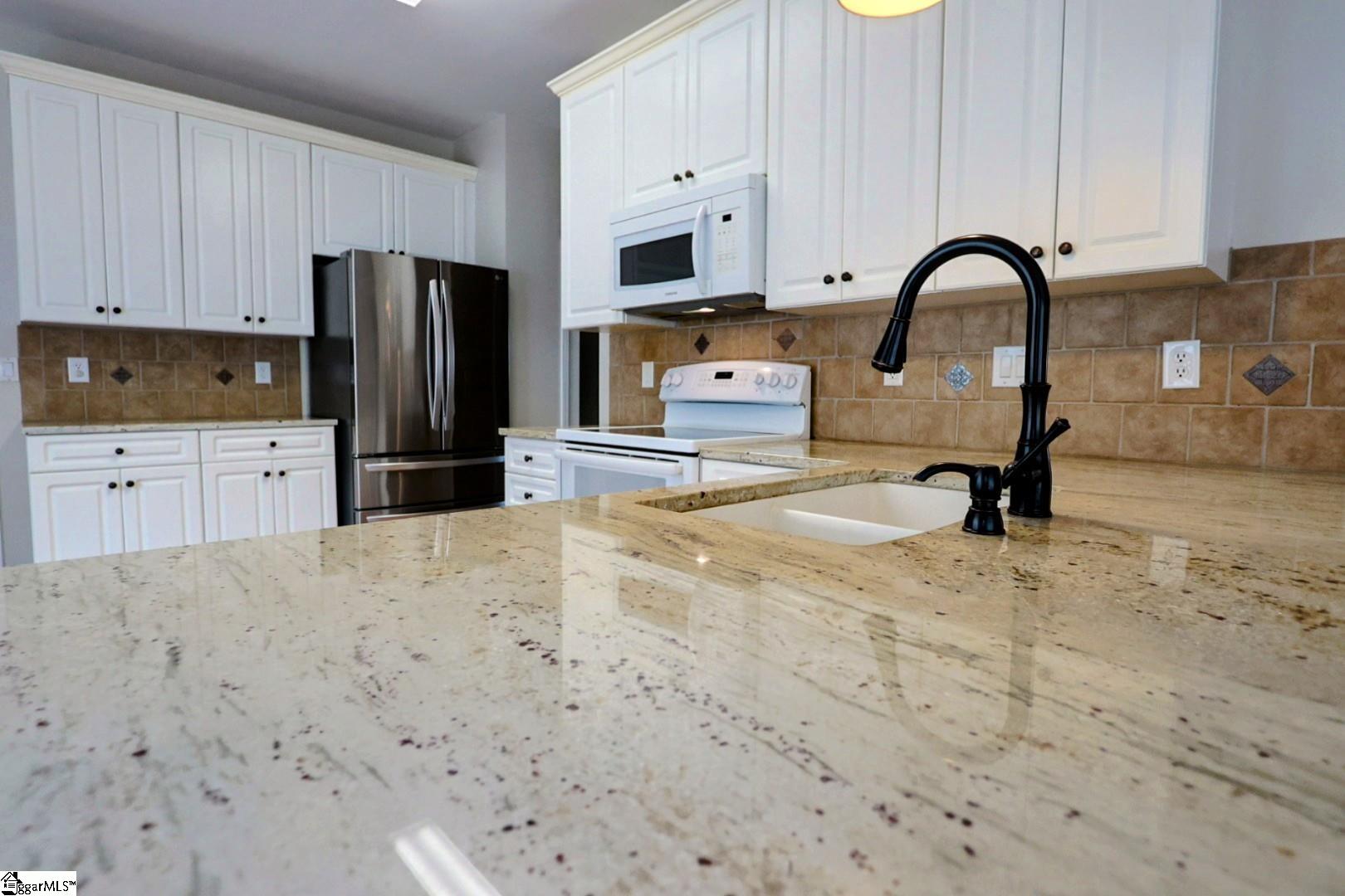 11 Hickory Hollow Court Greenville, SC 29607 - Photo 5 of 16