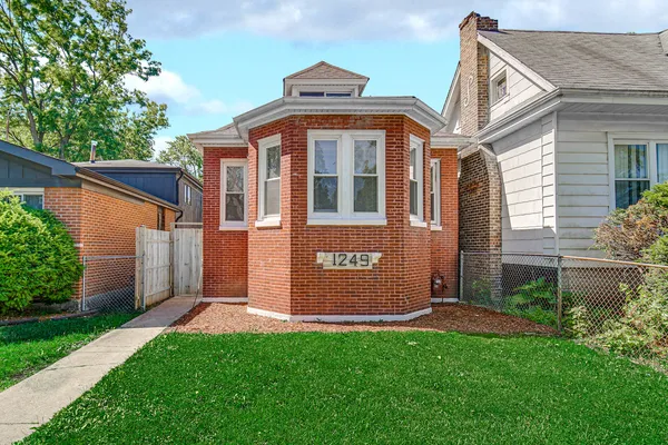 $269,000 | 1249 West 97th Street, Chicago, IL 60643