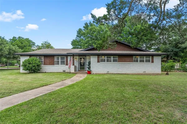 $349,900 | 600 South Andrews Drive, Robinson, TX 76706